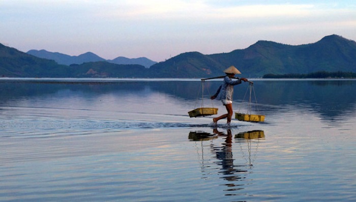 Transfer Danang to Hue by private car