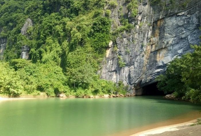 Hue to Phong Nha by Luxury Car